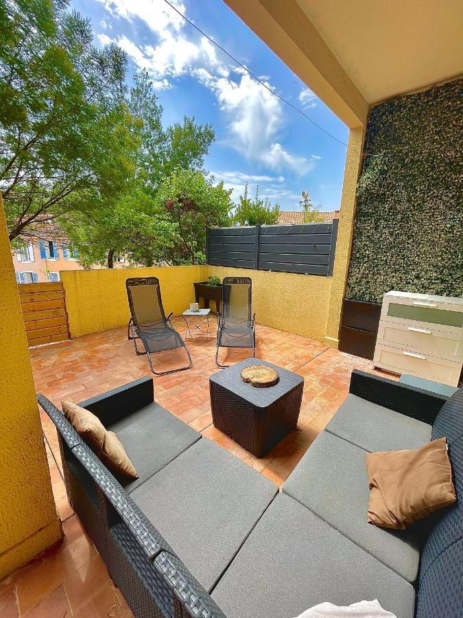 Appartement Proche Mer Avec Terrasse Et Jardin Privatif Hyeres Exterior photo